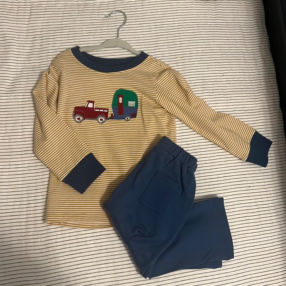 NWT Camper Sweat Set 2T